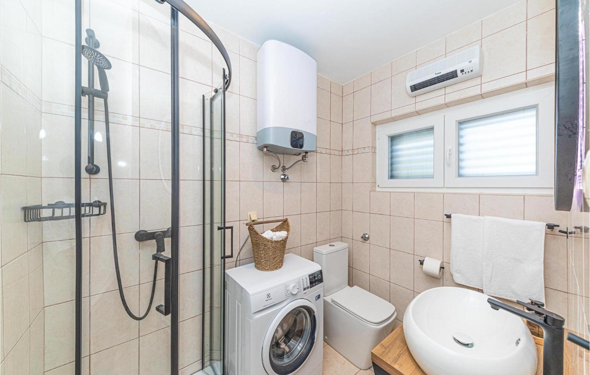 3 Bedroom Lovely Home In Ядрия Экстерьер фото